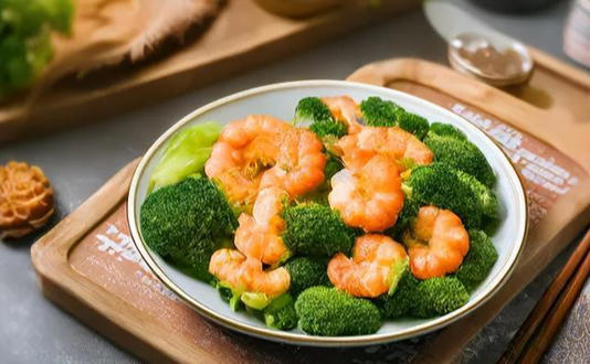 慢慢化解高血压困扰,餐桌上的6道家常菜,实现“三分治七分养”